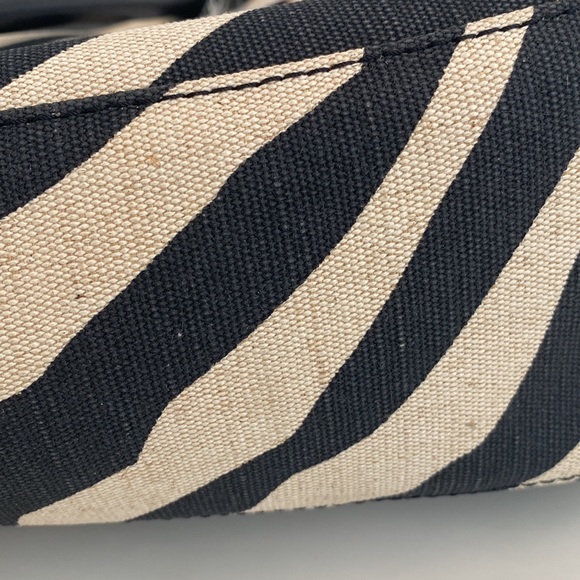 NWT Michael Kors Hamilton zebra large tote. - Picture 14 of 16